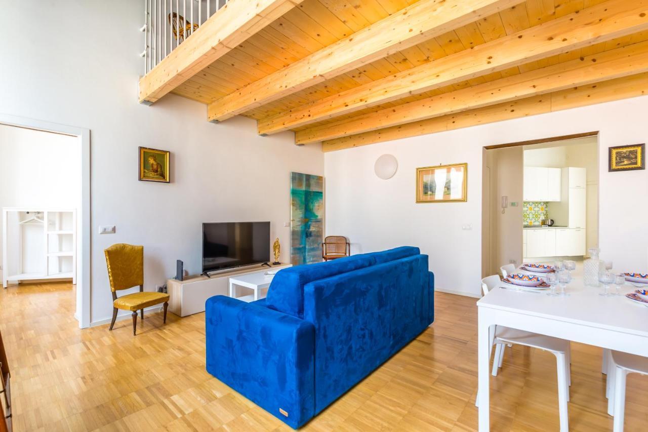 Nova Stylish House In Center By Napoliapartments Exteriér fotografie